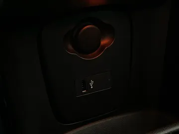 2022 MINI 3 Door - image 25