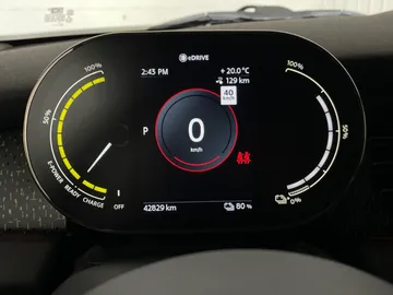 2022 MINI 3 Door - image 18
