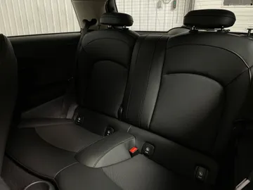 2022 MINI 3 Door - image 15
