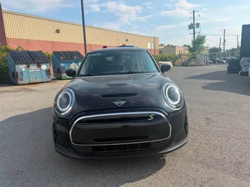 2022 MINI 3 Door - image 2