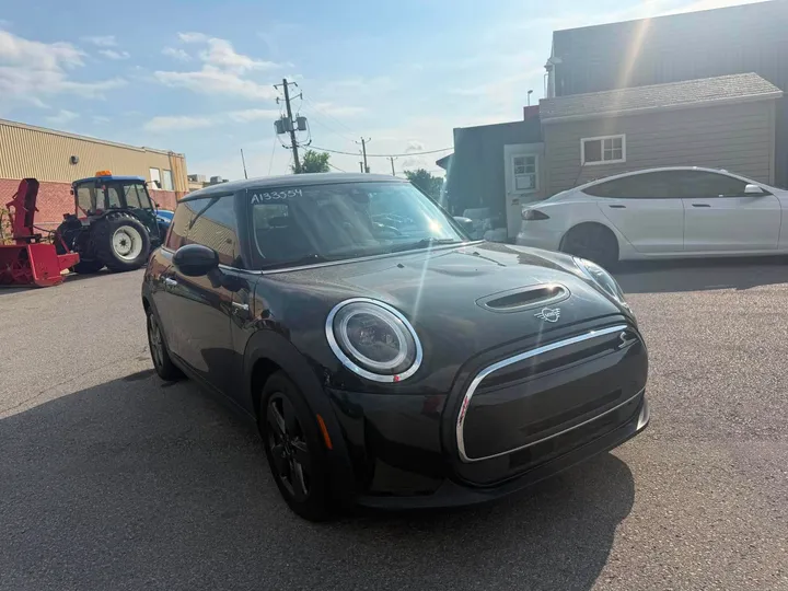 2022 MINI 3 Door - image principale