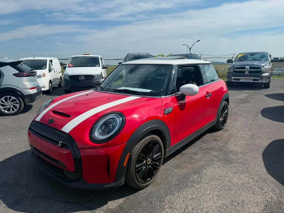 2024 MINI 3 Door — photo 3