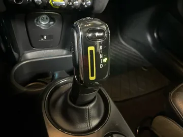 2024 MINI 3 Door - image 29