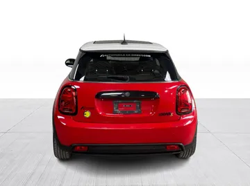 2024 MINI 3 Door - image 7