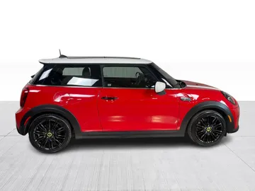 2024 MINI 3 Door - image 9