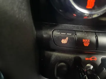 2024 MINI 3 Door - image 26