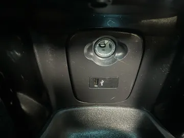 2024 MINI 3 Door - image 28