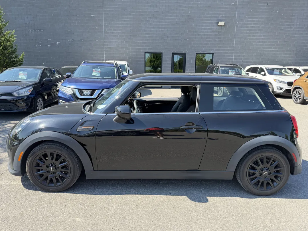 2022 MINI Cooper — photo 4