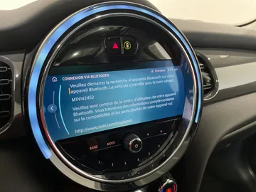 2022 MINI Cooper - image 24