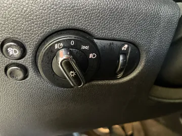 2022 MINI Cooper - image 28