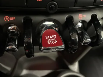 2022 MINI Cooper - image 22