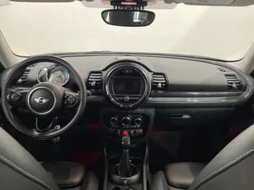 2017 MINI Cooper Clubman - image 4