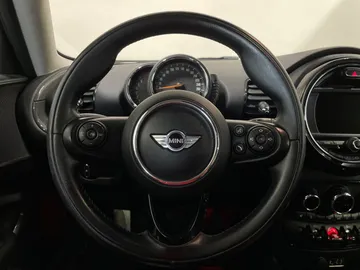 2017 MINI Cooper Clubman - image 21