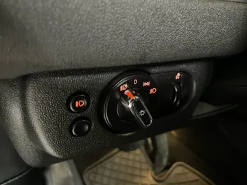 2020 MINI Clubman - image 19