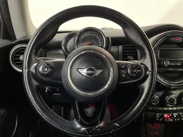 2014 MINI Cooper - image 20