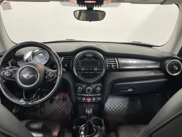 2014 MINI Cooper - image 4