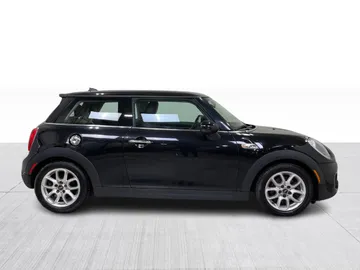 2014 MINI Cooper - image 2
