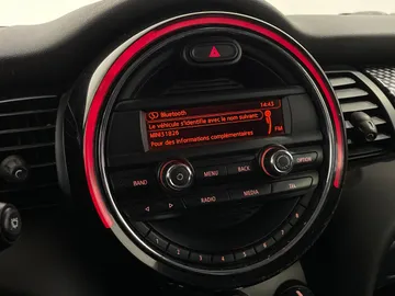 2014 MINI Cooper - image 21