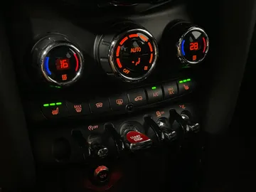2017 MINI Cooper Hardtop - image 26