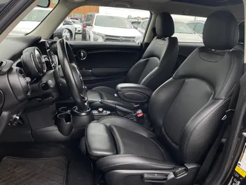 2018 MINI 3 Door - image 10