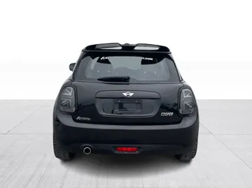 2018 MINI 3 Door - image 7