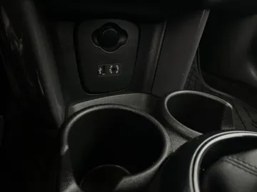 2018 MINI 3 Door - image 22