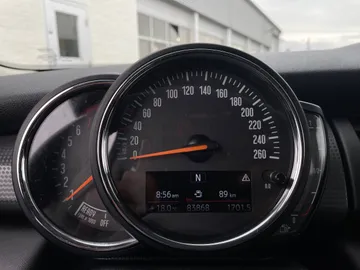 2018 MINI 3 Door - image 13