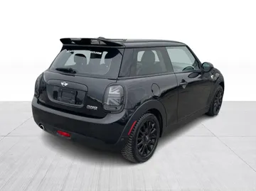 2018 MINI 3 Door - image 8