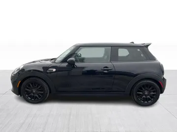 2018 MINI 3 Door - image 4