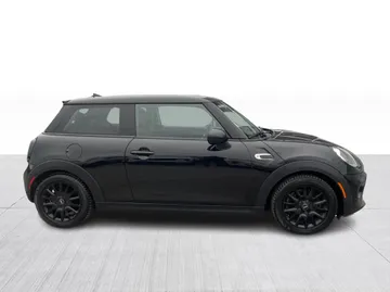 2018 MINI 3 Door - image 9