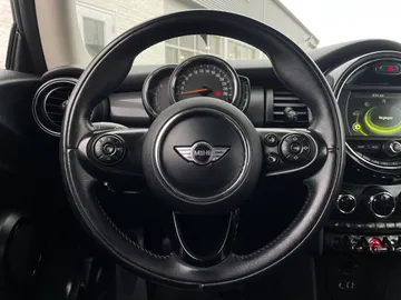 2018 MINI 3 Door - image 14