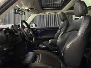 2016 MINI Cooper Hardtop - image 3