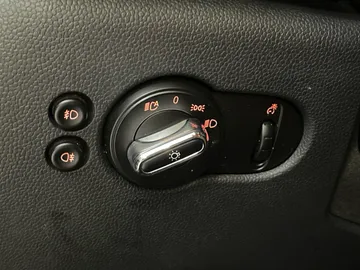 2016 MINI Cooper Hardtop - image 17