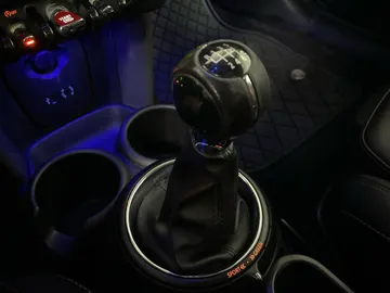 2016 MINI Cooper Hardtop - image 22