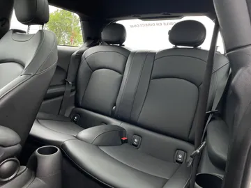 2018 MINI Cooper - image 15