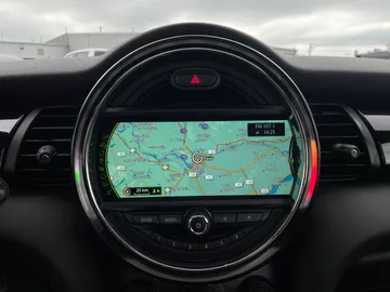 2018 MINI Cooper - image 18