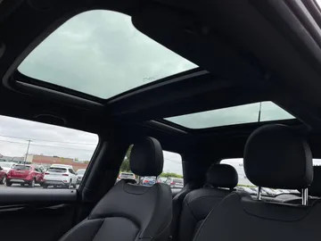 2018 MINI Cooper - image 6