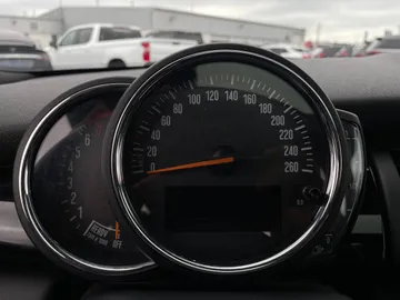 2018 MINI Cooper - image 16