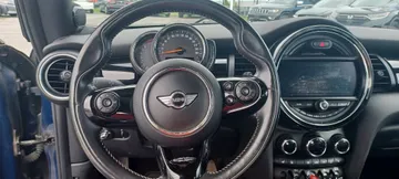 2018 MINI Cooper - image 10