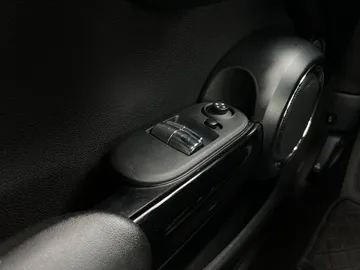 2018 MINI Cooper - image 21