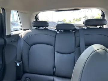 2017 MINI Cooper - image 8