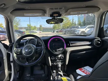 2017 MINI Cooper - image 9