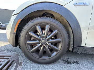 2017 MINI Cooper - image 7
