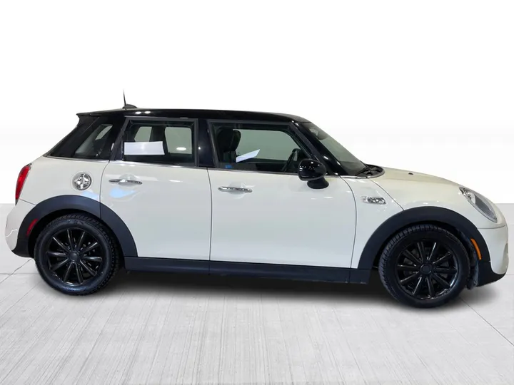 2017 MINI Cooper