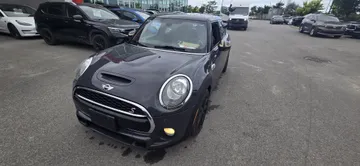 2018 MINI Cooper - image 3