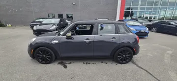 2018 MINI Cooper - image 4
