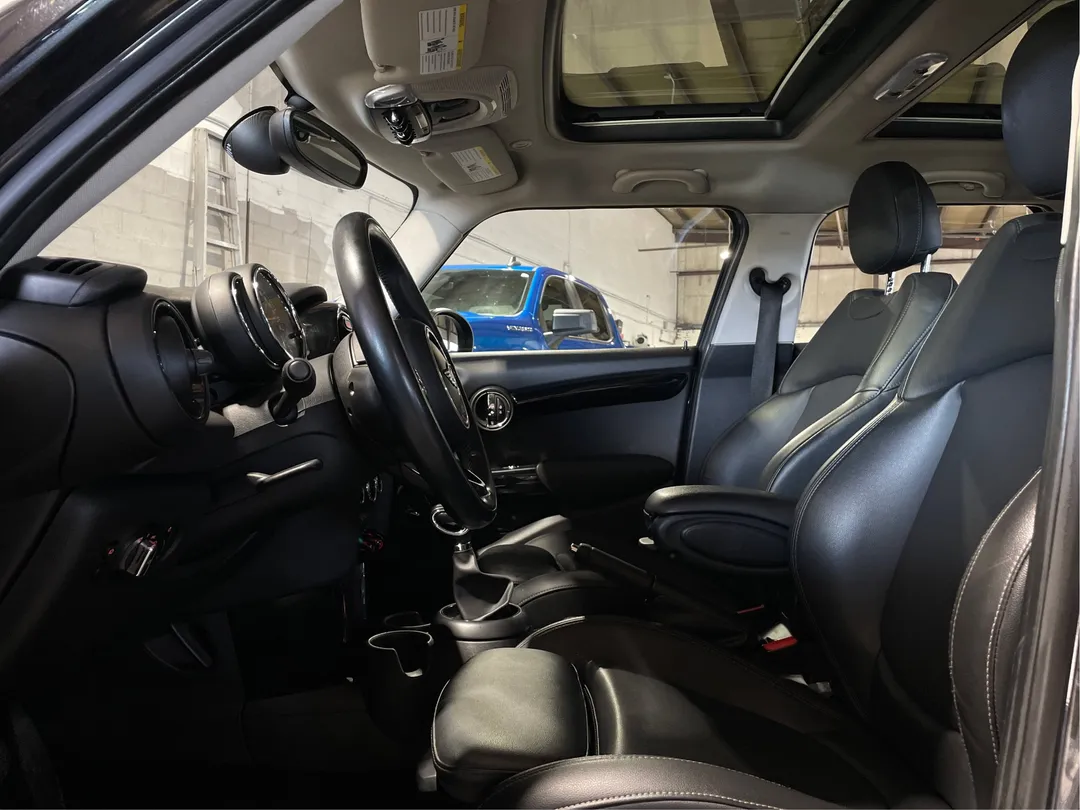 2019 MINI 5 Door — photo 3