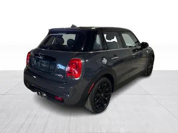 2019 MINI 5 Door - image 14