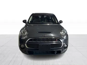 2019 MINI 5 Door - image 8