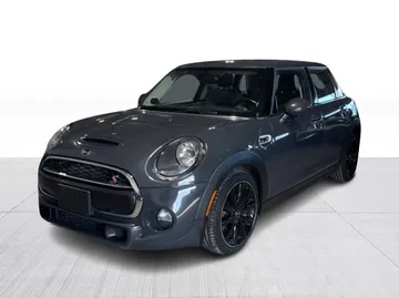 2019 MINI 5 Door - image 9